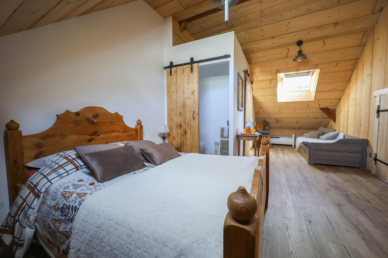 Bedroom, Chambres d'hotes Olachat proche Annecy, Haute-Savoie