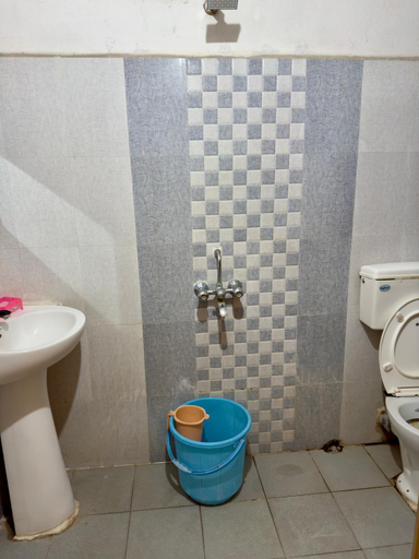 Bathroom 2, Shahgul's Service Apartments, Hyderabad