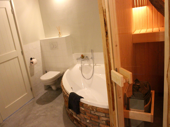 Bathroom 4, Farmhouse in Staphorst with sauna, Staphorst
