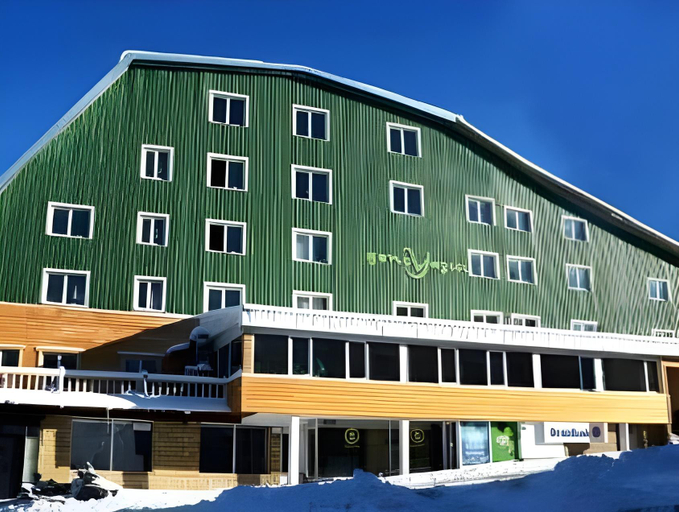 Exterior & Views
