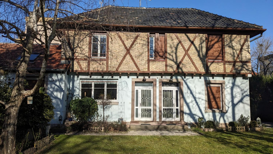 Exterior view, Le Petit Parc, Haut-Rhin