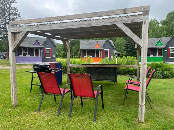 Food & Drinks, Mount Jefferson View, Coos