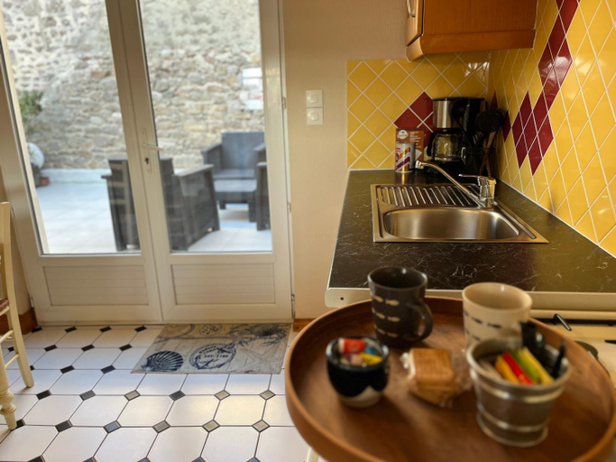 Others 3, Les Transats Chambre et appartements Face a la mer, Manche