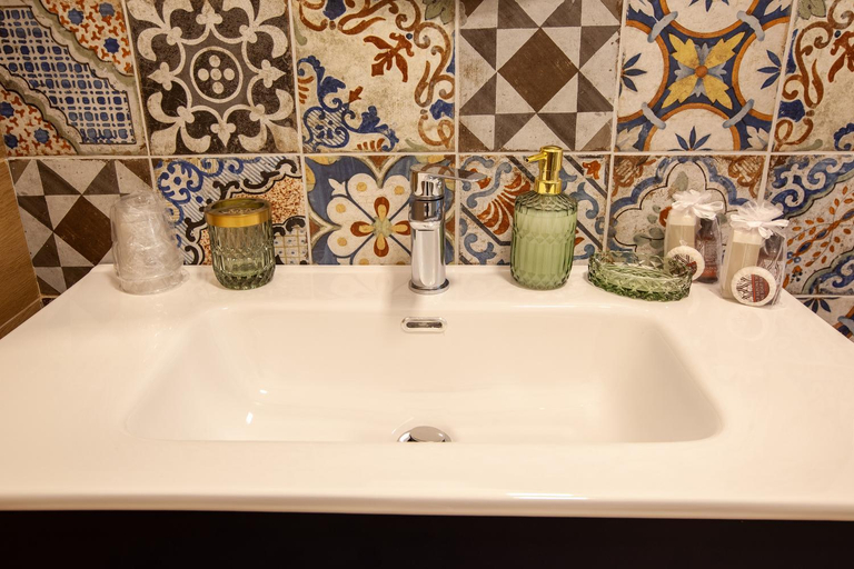 Bathroom 2, Pasitea Rooms, Agrigento