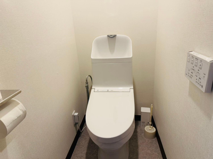 Bathroom 3, Asakusa Hana hostel, Taitō