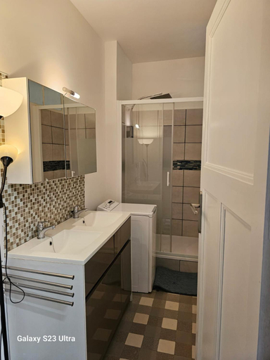 Bathroom, Relais de commerce, Loire-Atlantique