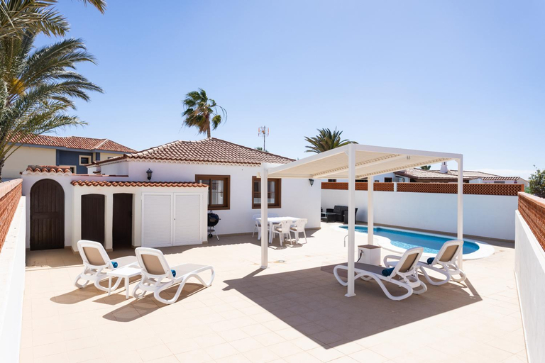 2, CASA BRANSFORD, Excellent, Sunny House with Private Heated Pool, Santa Cruz de Tenerife