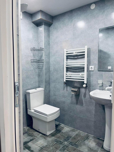 Bathroom 3, Stoneman, Akhaltsikhe