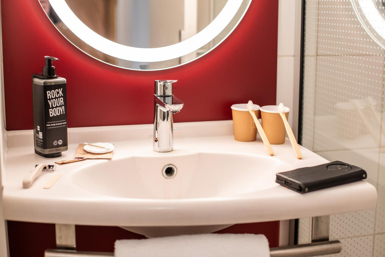 Bathroom 4, ibis Nogent sur Marne, Val-de-Marne
