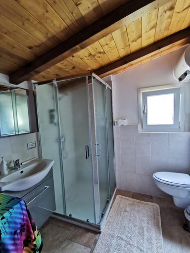 Bathroom, Glicine delle Dolomiti, Belluno