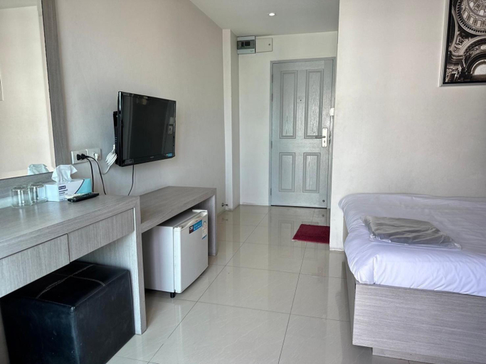 Others 5, DB Plus 2, Lat Phrao