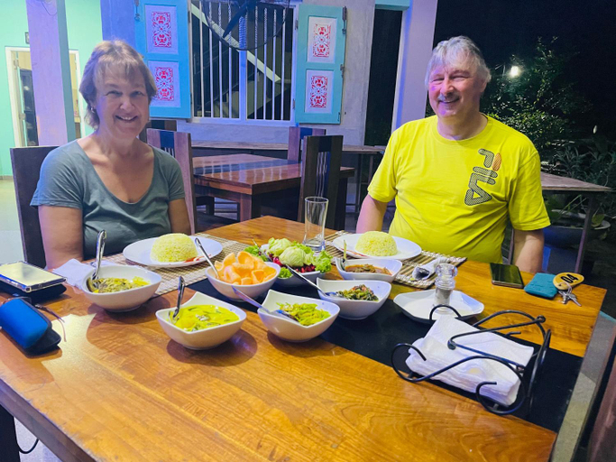Food & Drinks 4, Rimaka Village, Hingurakgoda