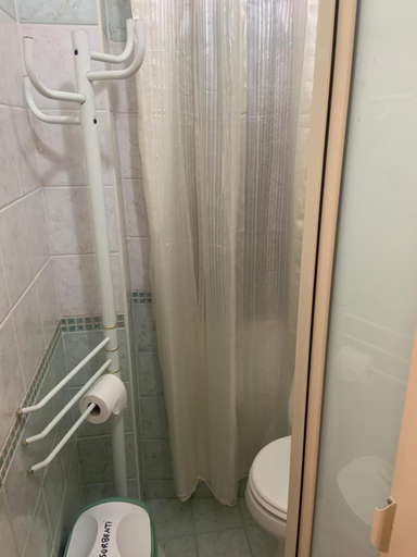 Bathroom 3, Anthony House, Messina