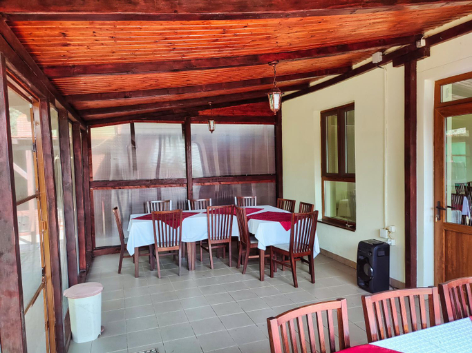 Food & Drinks 4, Pensiunea CRISAN, Crisan