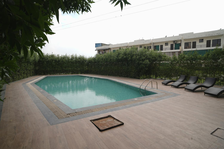 Sport & Beauty 2, Tdi club Retreat Sector 110, Sahibzada Ajit Singh Nagar