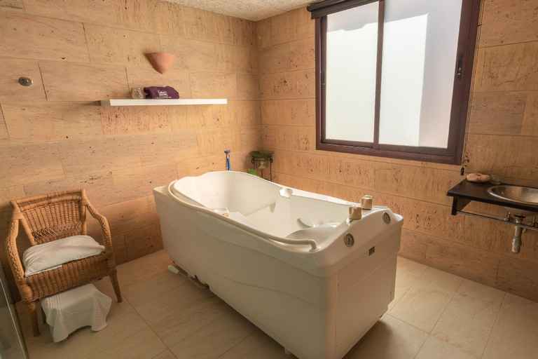 Bathroom 5, R2 Rio Calma, Las Palmas