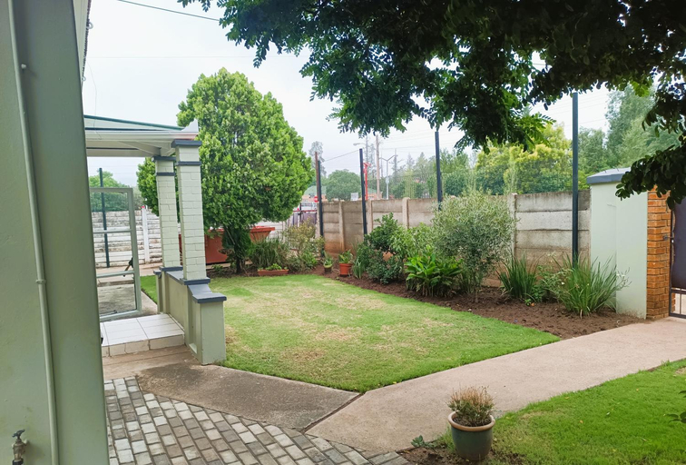 Others 5, Courtyard Guest House, Chris Hani