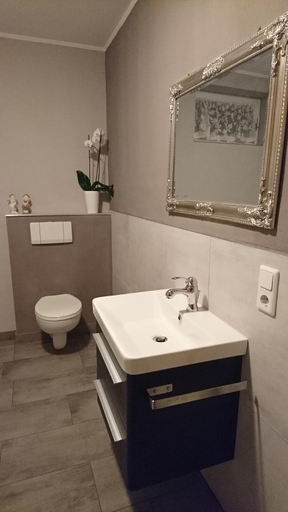 Bathroom 2, Harmonie - Alexandra Weiler, Ahrweiler