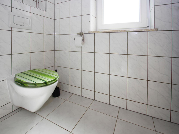 Bathroom 3, Ferienhaus Seeadler am Vilzsee in Mirow, Mecklenburgische Seenplatte