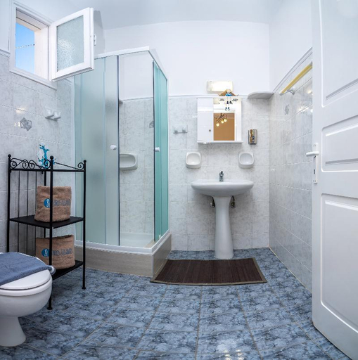 Bathroom, Syros Atlantis Hotel, South Aegean
