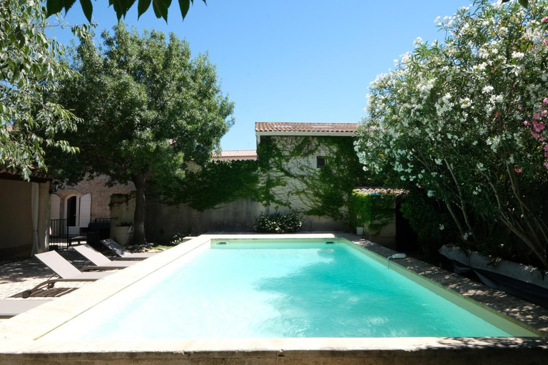 Swimming pool 4, charming provencal house with private pool for 4 people in cheval blanc, luberon., Vaucluse