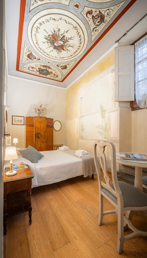 Bedroom 2, Novella House, Florence