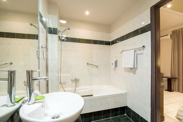 Bathroom 5, SENSEANA Sea Side Resort & Spa, Crete