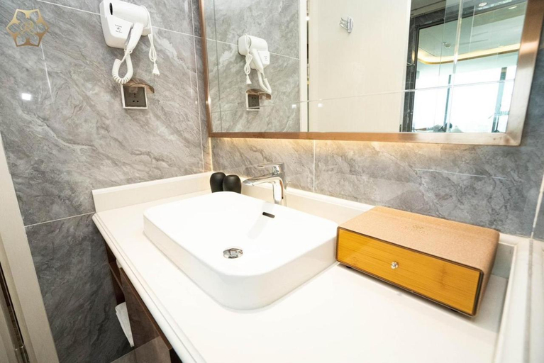 Bathroom 5, Cua Dong Luxury Hotel, Vinh
