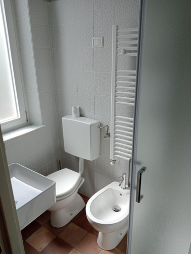 Bathroom 3, Buonanotte Rooms, Lucca