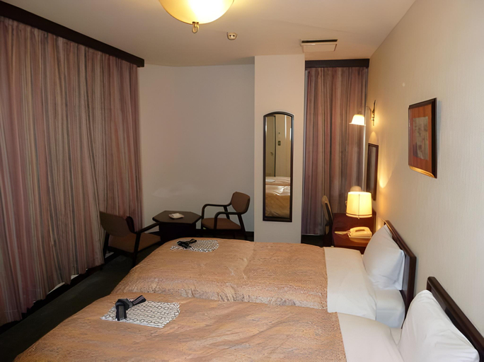 Bedroom 5, Business Hotel Nishiko, Kōfu