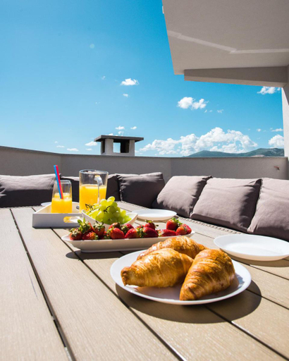 Food & Drinks 4, Apartments Cambio, Kaštela
