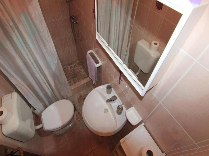 Others 3, Aurora Apartments, Privlaka