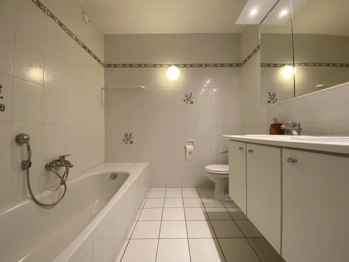 Bathroom 3, Apartment in Nieuwpoort by Sandy Beaches, West-Vlaanderen