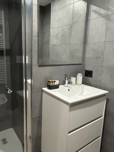 Others 4, Suites Baretti 2, Torino