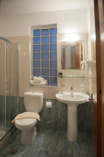 Bathroom 5, Kallitsakis Beach, Crete