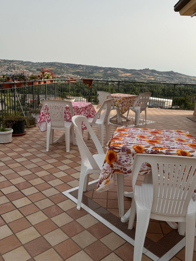 Others 5, Casa dello Yoga Suite e Private Spa, Teramo