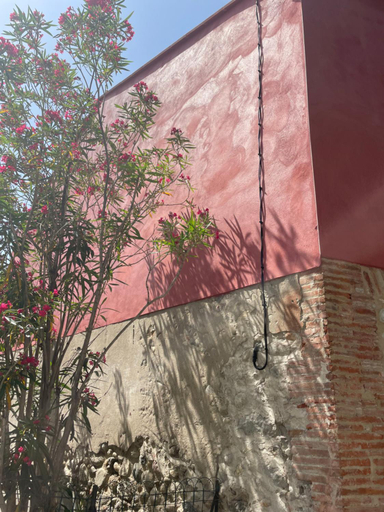 Entrance 5, Chai et cuve a vin de 1907 en villa, Pyrénées-Orientales