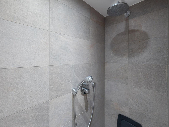 Bathroom 3, Apartment in Middelkerke near Sandy Beach, West-Vlaanderen