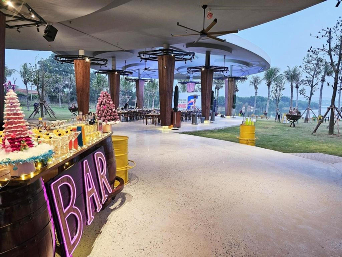 Food & Drinks