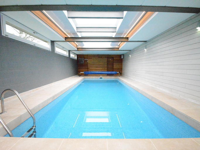 Sport & Beauty 2, Luxury Pool Villa in Goesnes, Namur