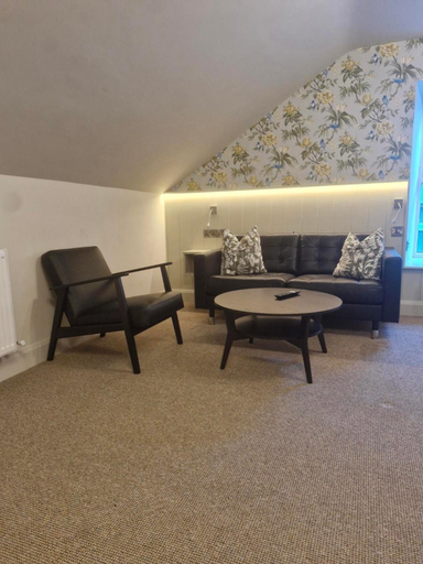 Others 5, The Quay lodge