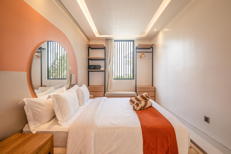 Others 3, Marvelous 6BR 2 mins to Beach, Badung