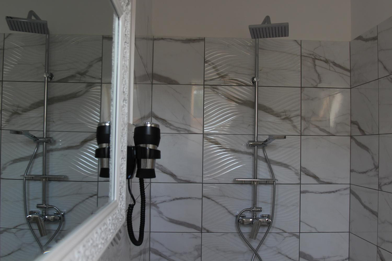 Bathroom, Antmann Bor Terasz Szallas, Balatonfüred