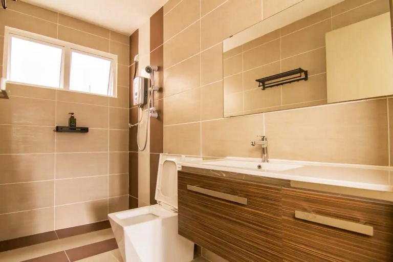 Bathroom 3, Peony Square Residences, Cameron Highlands