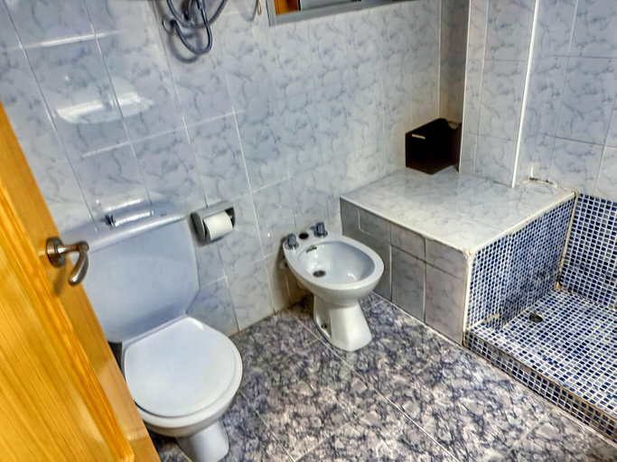 Bathroom 3, Apartment near Beach with Serene Garden, Valencia