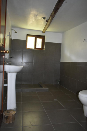 Bathroom 5, CasaNostra Choquequirao, Abancay