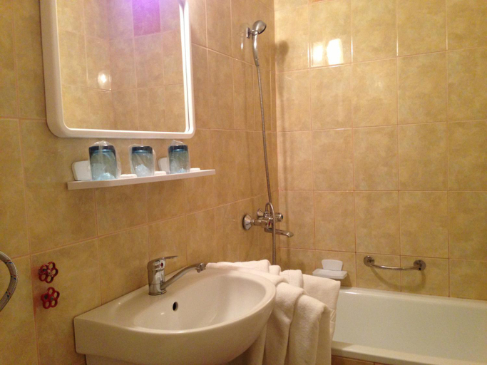 Bathroom 3, Hotel Ovidiu, Constanta