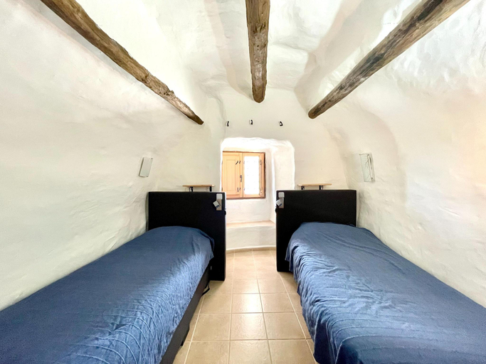 Bedroom 2, Cave House in Cullar near Tabernas Desert, Granada