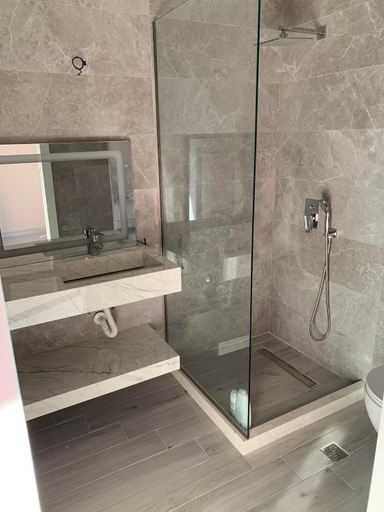 Bathroom 2, Meri Hause, Vlorës