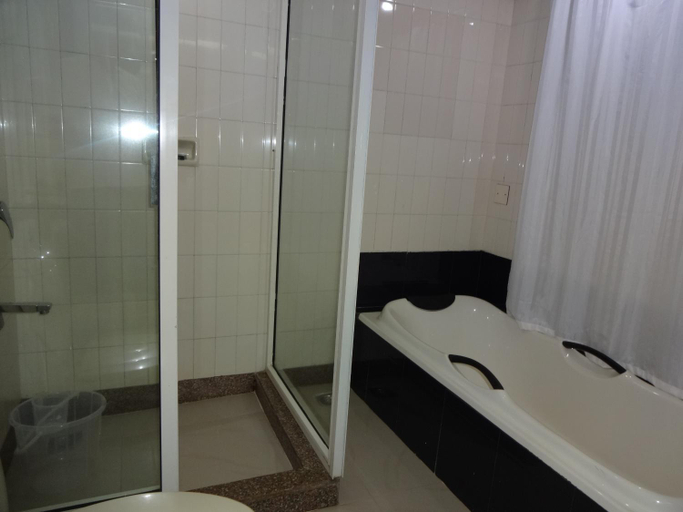 Bathroom 5, KTDC Samudra Resort, Thiruvananthapuram